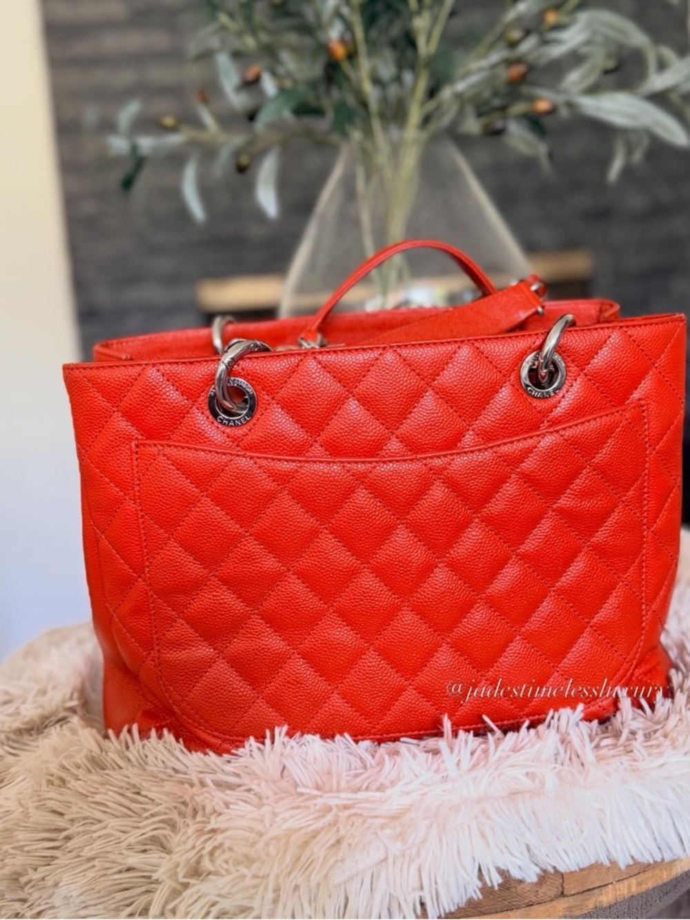 CHANEL Quilted Caviar Leather Tote in Red Orange - Grand Shopping Tote (GST) - Picture 2 of 12
